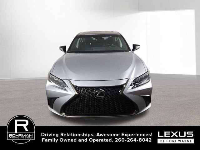 Used 2025 Lexus ES 300h F Sport image 3