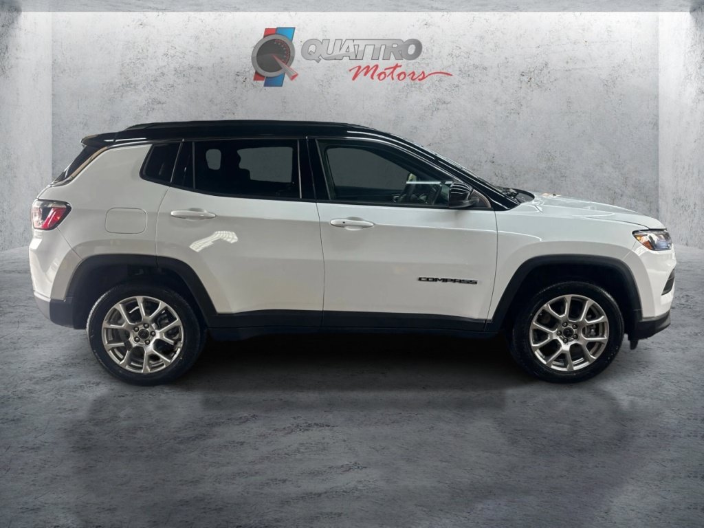 Used 2025 Jeep Compass Limited AWD/4WD image 7