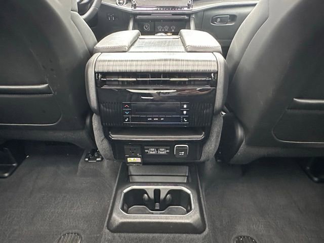 Used 2024 Jeep Wagoneer Series III w/ Premium Group I image 36
