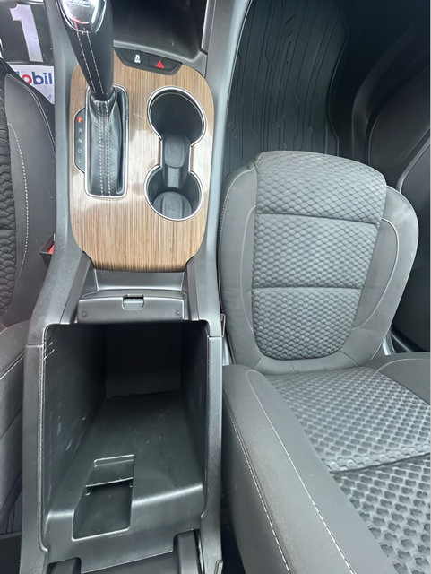 Used 2017 GMC Acadia SLE FWD image 15
