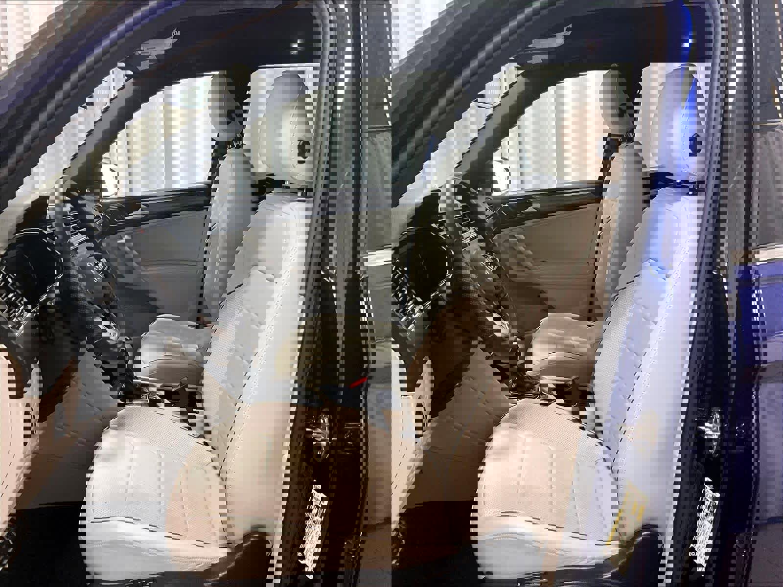 Used 2022 Volkswagen Tiguan SEL R-Line AWD/4WD image 10