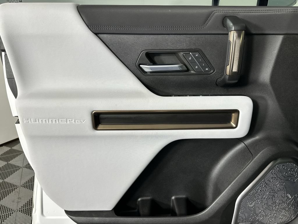 Used 2024 GMC Hummer EV 2X w/ LPO, Illumination Package AWD/4WD image 25