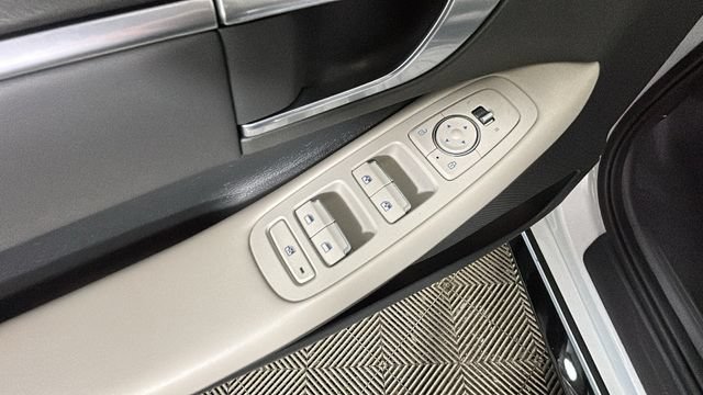 Used 2023 Hyundai Sonata SEL w/ Convenience Package FWD image 10