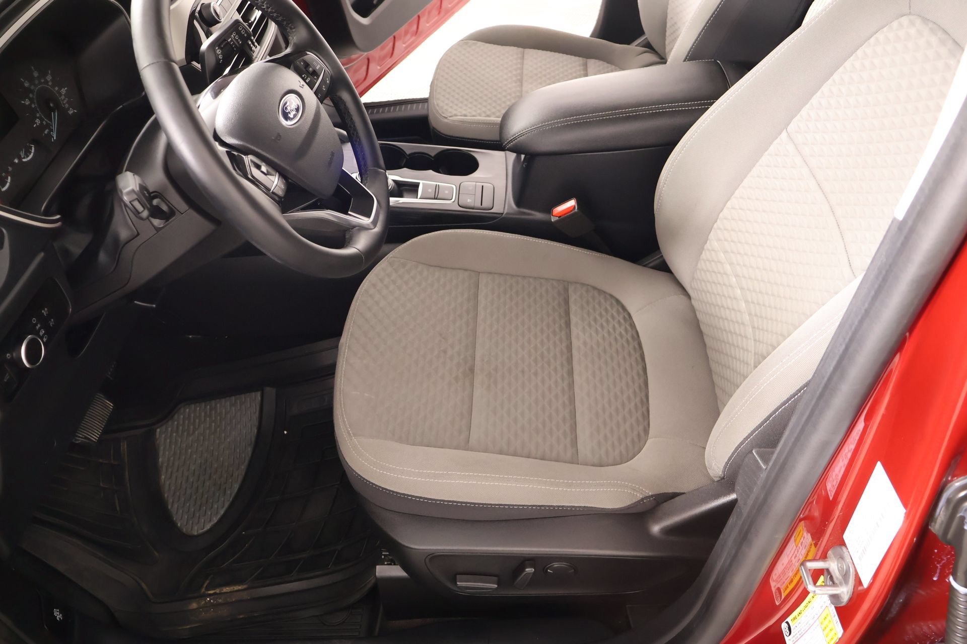 Used 2022 Ford Escape SE w/ Convenience Package FWD image 11