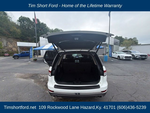 Used 2023 Lincoln Aviator AWD w/ Premium Package image 16
