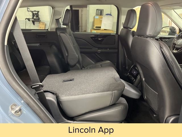 New 2026 Lincoln Aviator AWD image 31