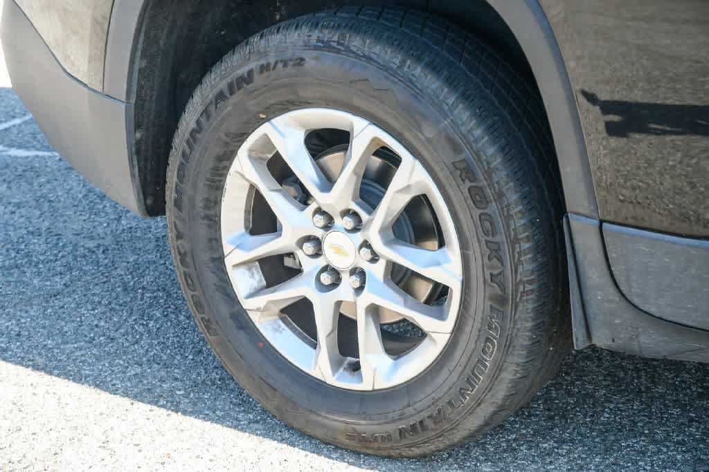 Used 2019 Chevrolet Traverse LT FWD image 11
