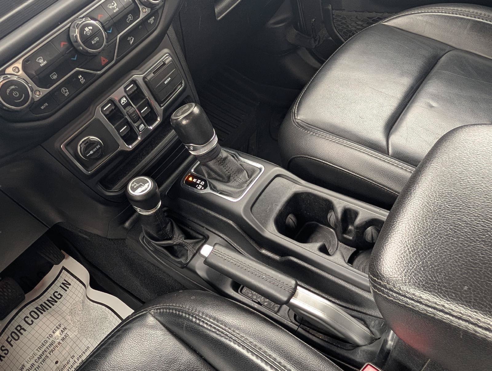 Used 2021 Jeep Wrangler Unlimited Sahara AWD/4WD image 16