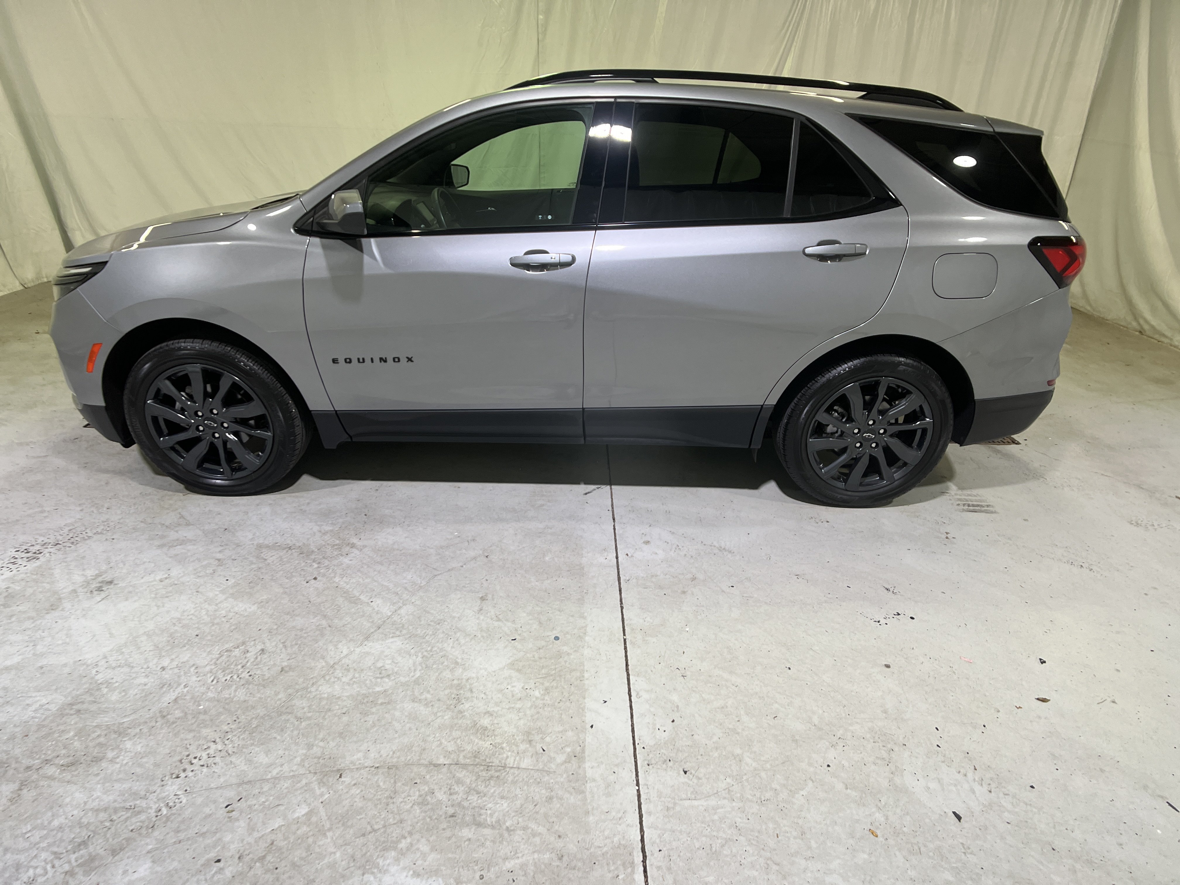Used 2023 Chevrolet Equinox RS AWD/4WD image 7