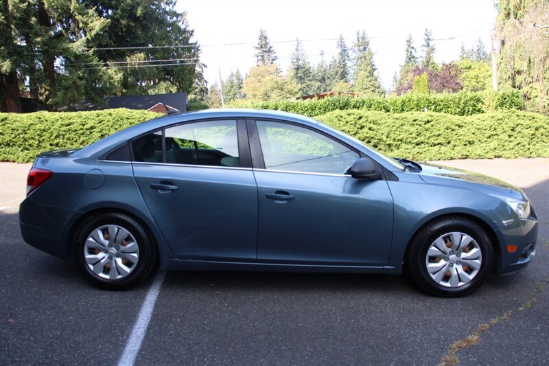 Used 2012 Chevrolet Cruze LS w/ Connectivity Package FWD image 12
