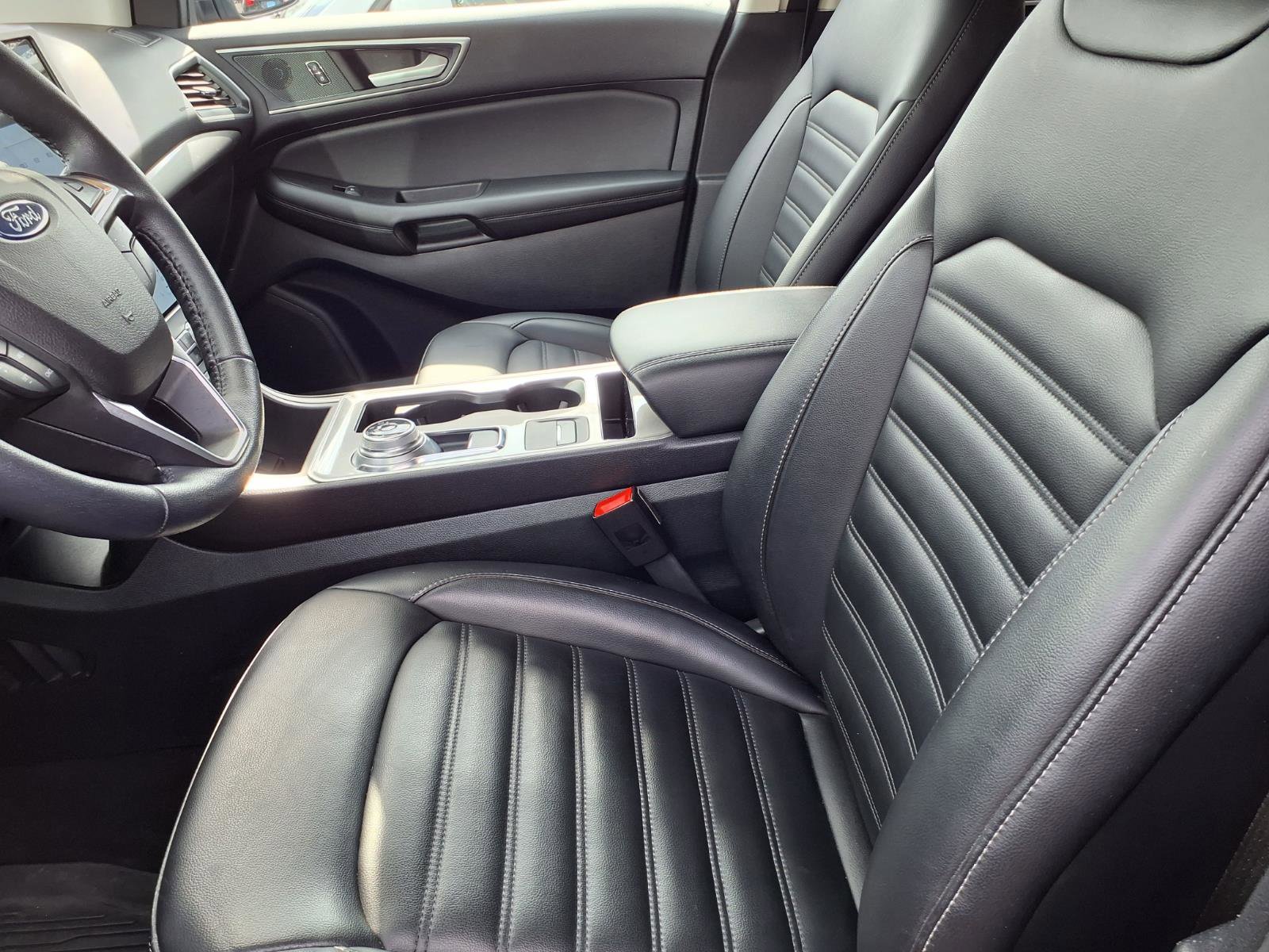 Used 2024 Ford Edge SEL w/ Convenience Package AWD/4WD image 3