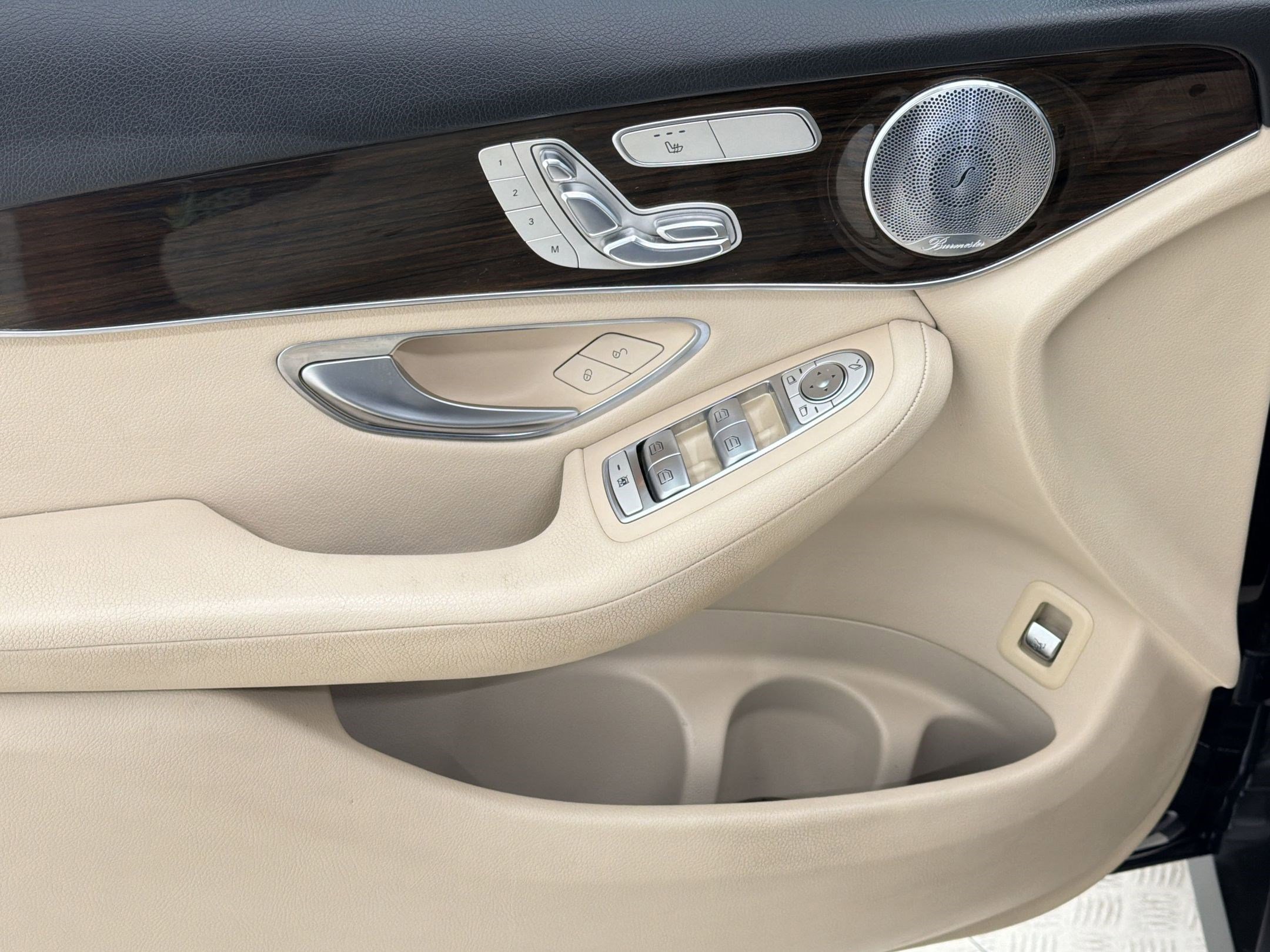 Used 2017 Mercedes-Benz GLC 300 4MATIC image 13