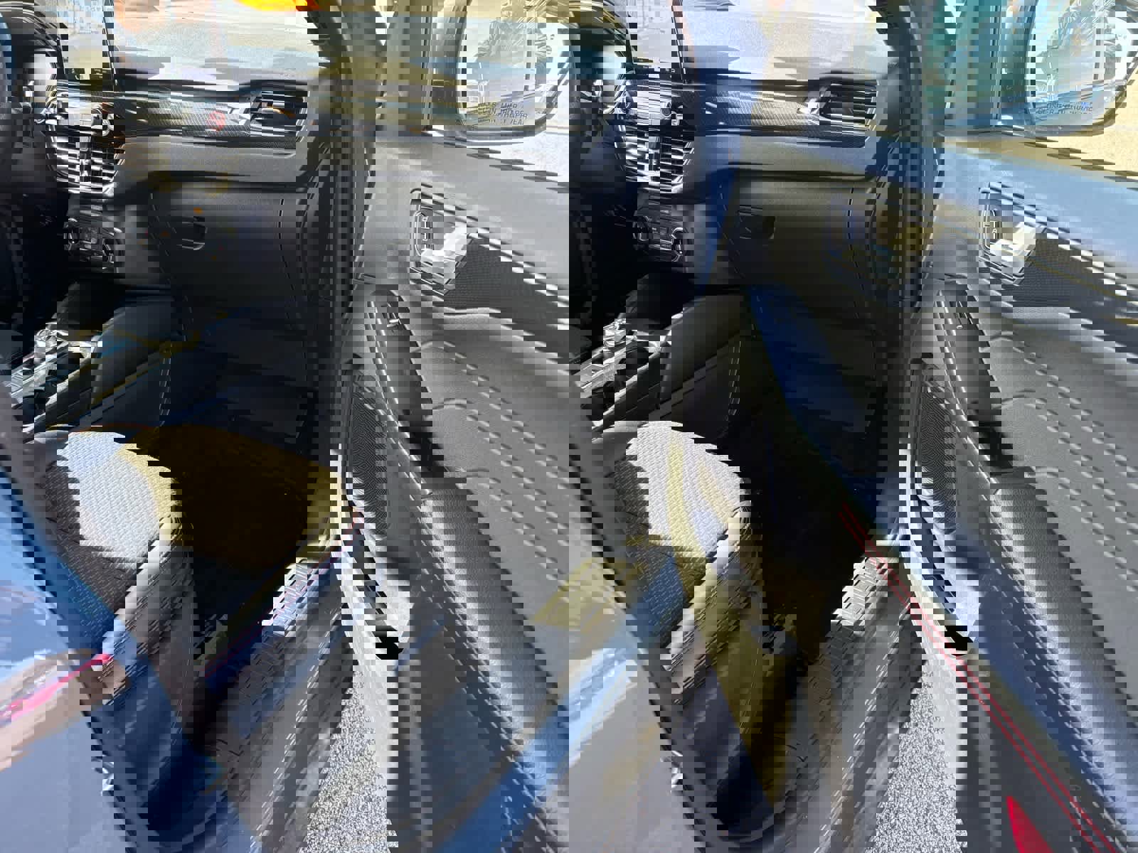 Used 2024 Ford Escape ST-Line image 27