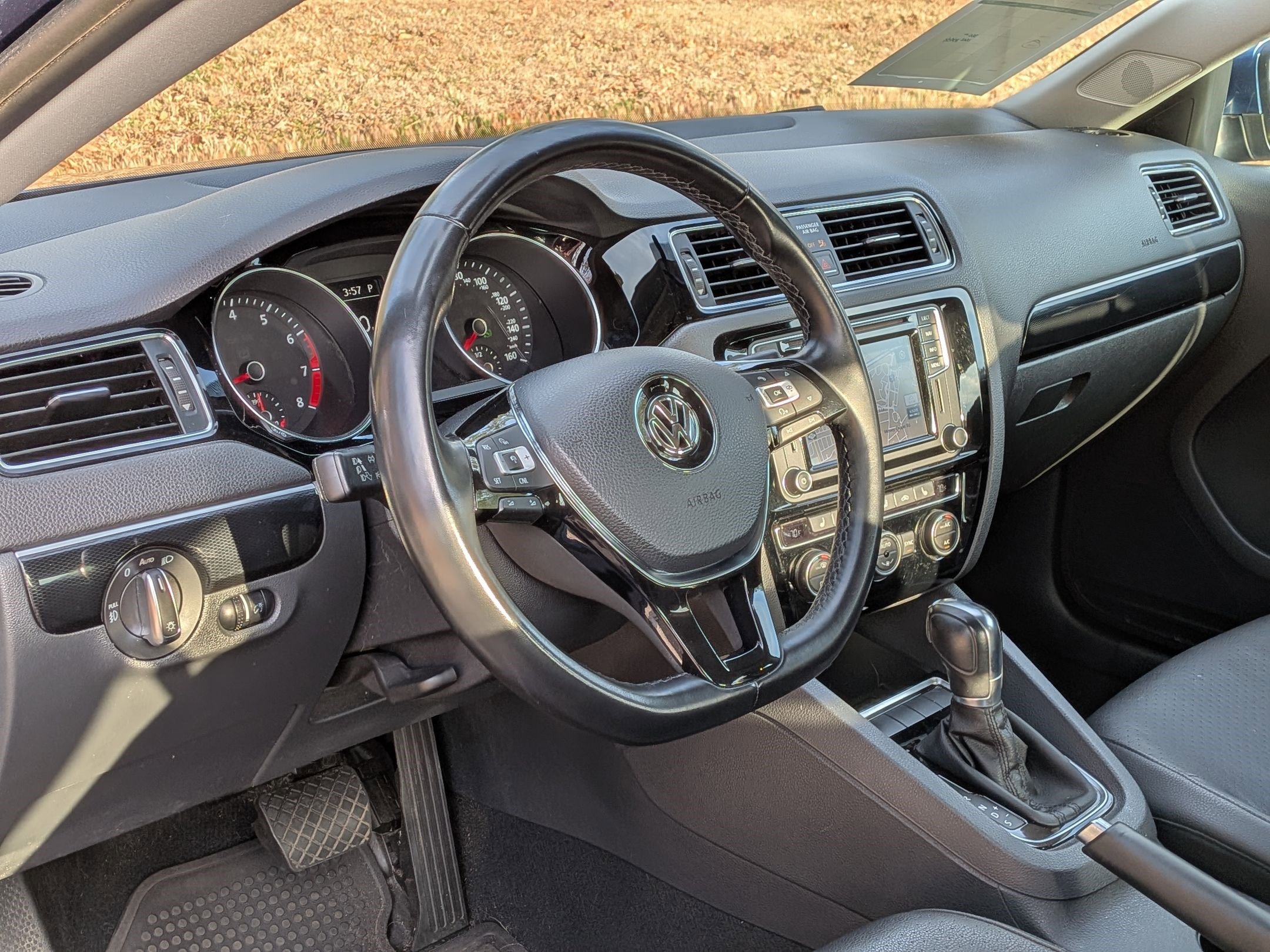 Used 2017 Volkswagen Jetta SEL image 12