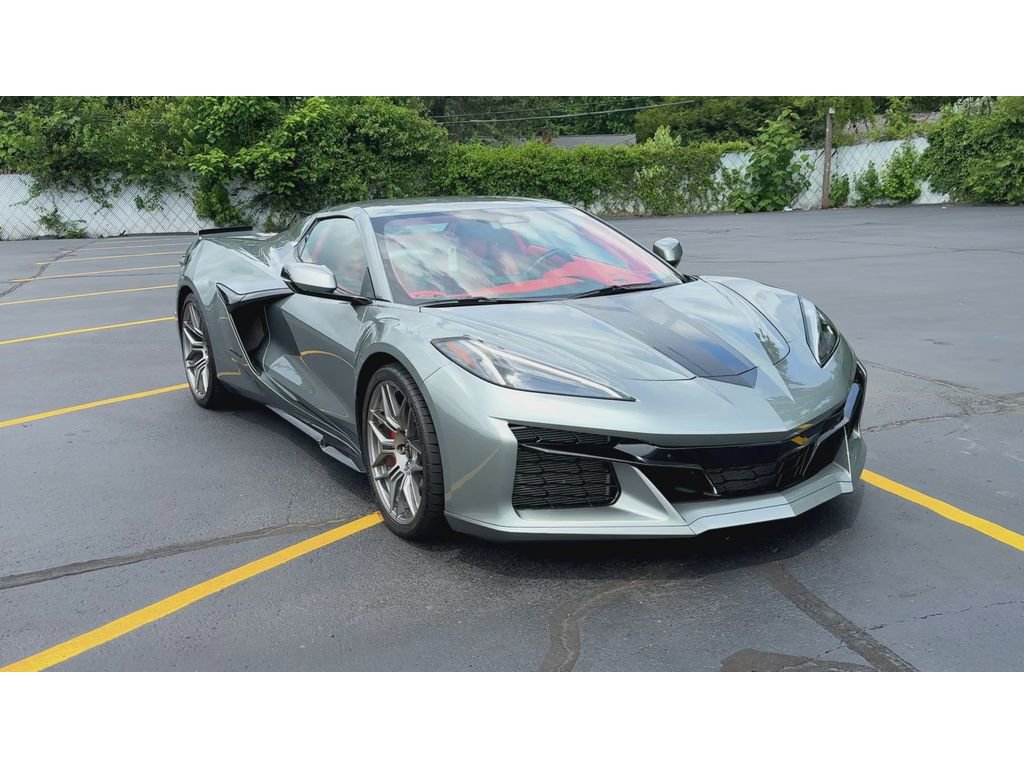 Used 2024 Chevrolet Corvette Z06 RWD image 3