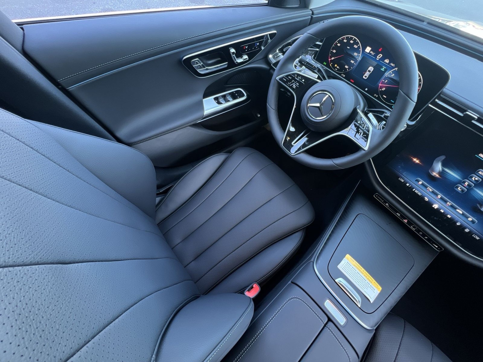 New 2027 Mercedes-Benz E 450 4MATIC Sedan image 16