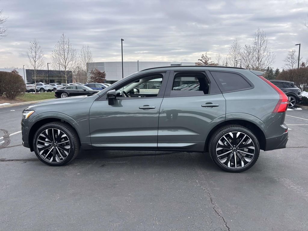 New 2026 Volvo XC60 B5 Ultra w/ Protection Package Premier image 4