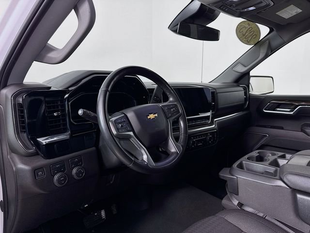 Used 2025 Chevrolet Silverado 1500 LT image 9