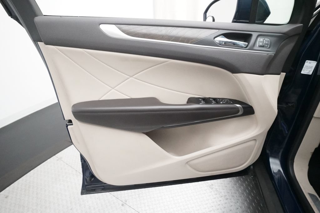 Used 2019 Lincoln MKC Reserve w/ Canadian Touring Package AWD/4WD image 29