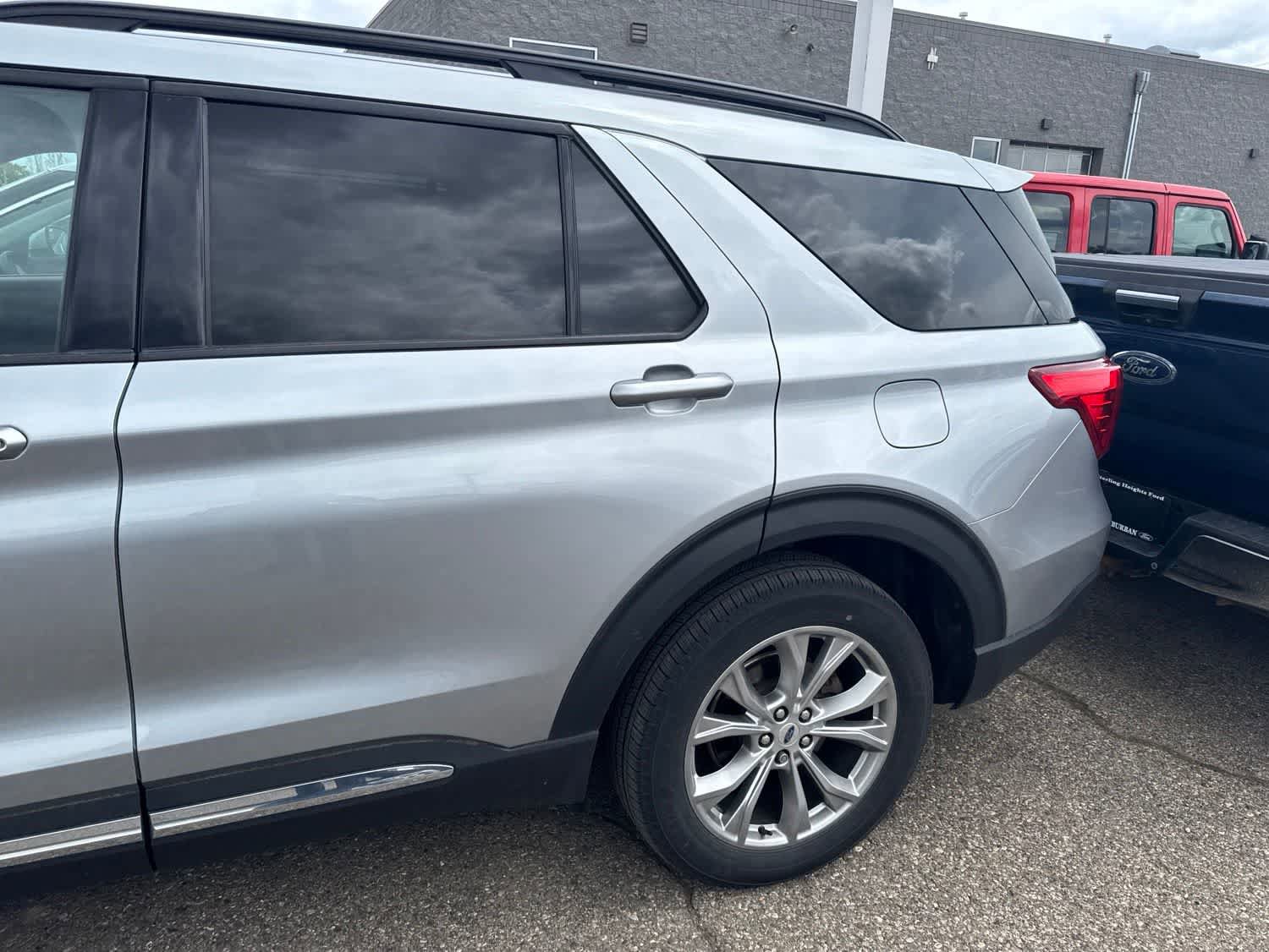 Used 2023 Ford Explorer XLT w/ Equipment Group 202A AWD/4WD image 20