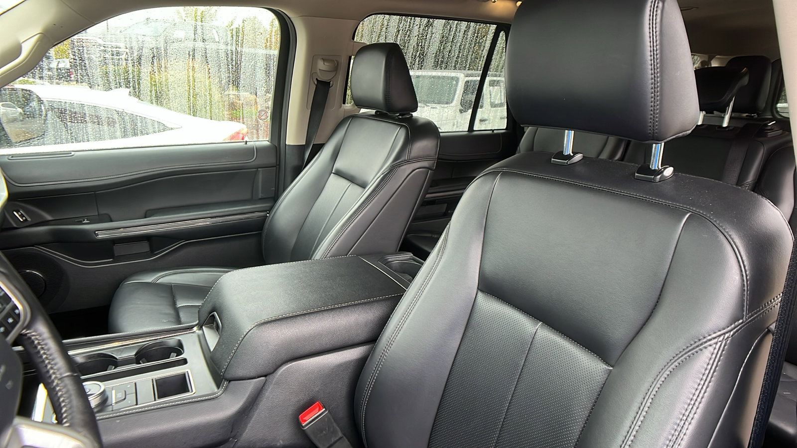 Used 2024 Ford Expedition Max XLT image 19