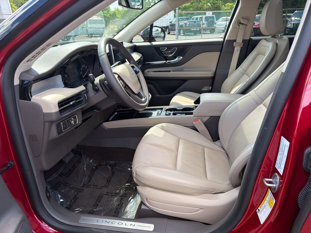 Certified 2022 Lincoln Corsair AWD w/ Premium Package image 11