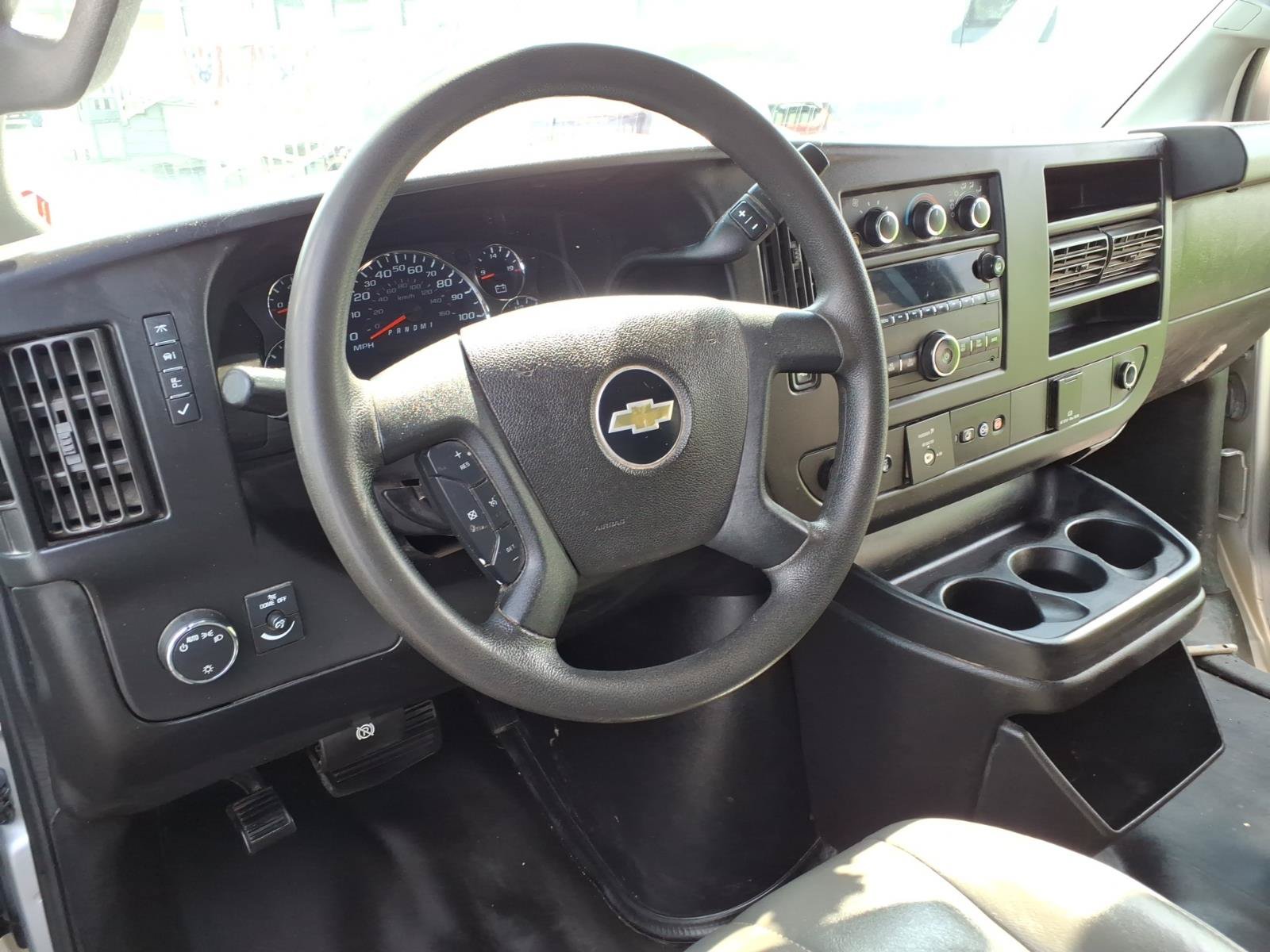 Used 2018 Chevrolet Express 3500 LS RWD image 8
