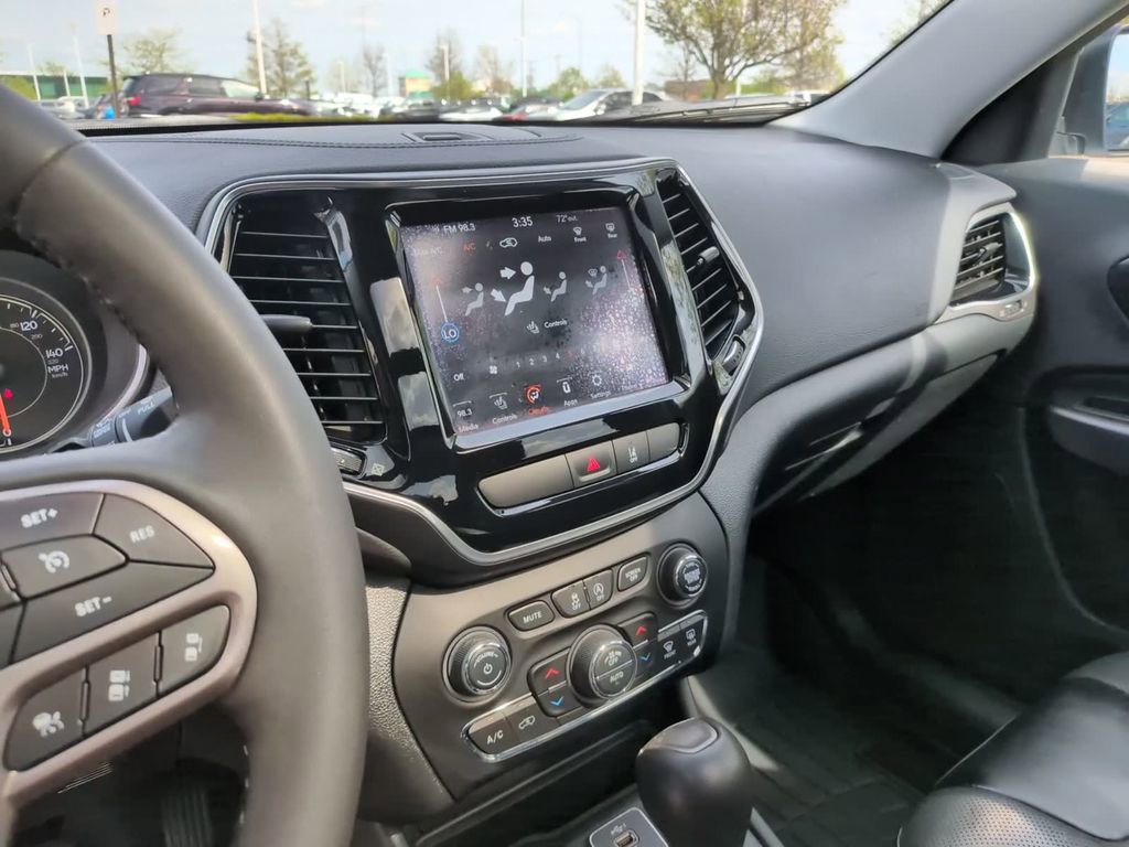Certified 2022 Jeep Cherokee Limited w/ Elite Package AWD/4WD image 30