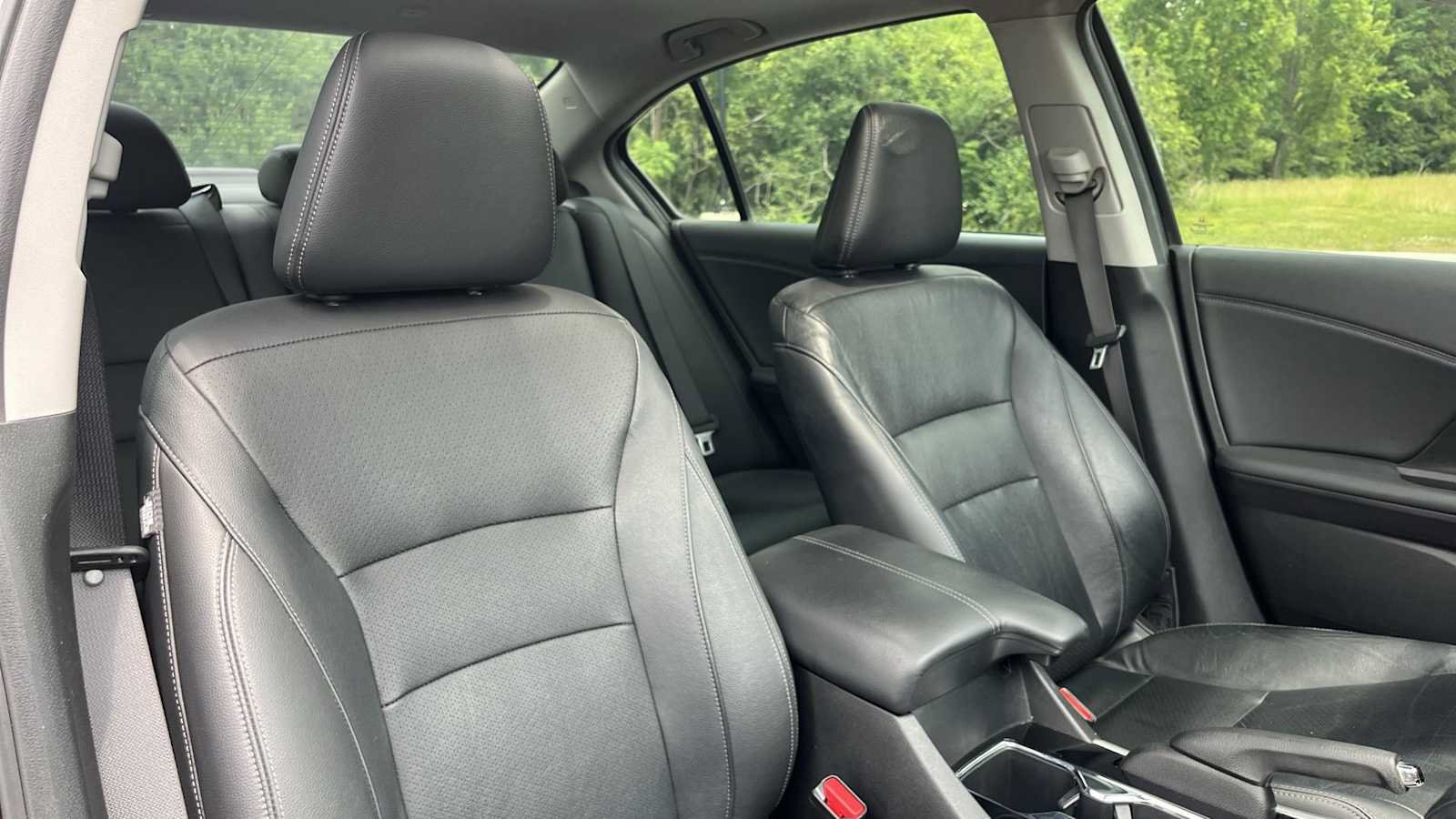 Used 2017 Honda Accord EX-L image 40