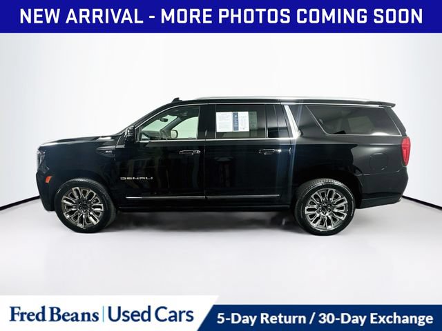 Used 2023 GMC Yukon XL Denali Ultimate AWD/4WD image 5