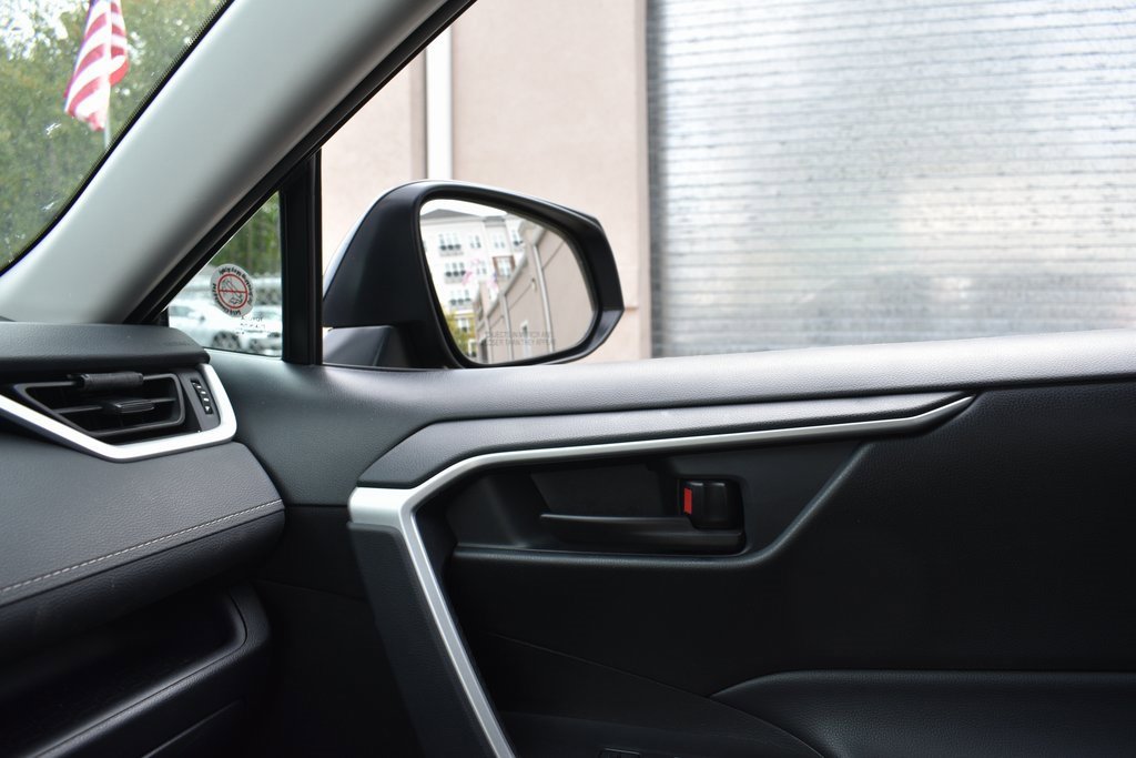 Used 2025 Toyota RAV4 LE image 20