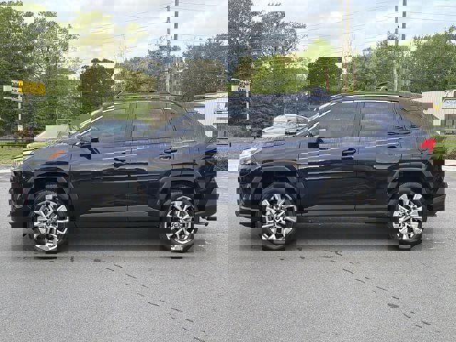 Used 2025 Toyota RAV4 XLE Premium image 6