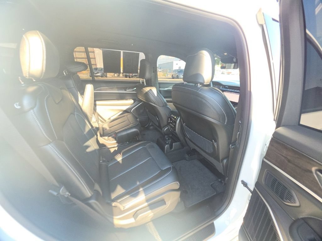 Used 2026 Jeep Grand Cherokee L Limited AWD/4WD image 30