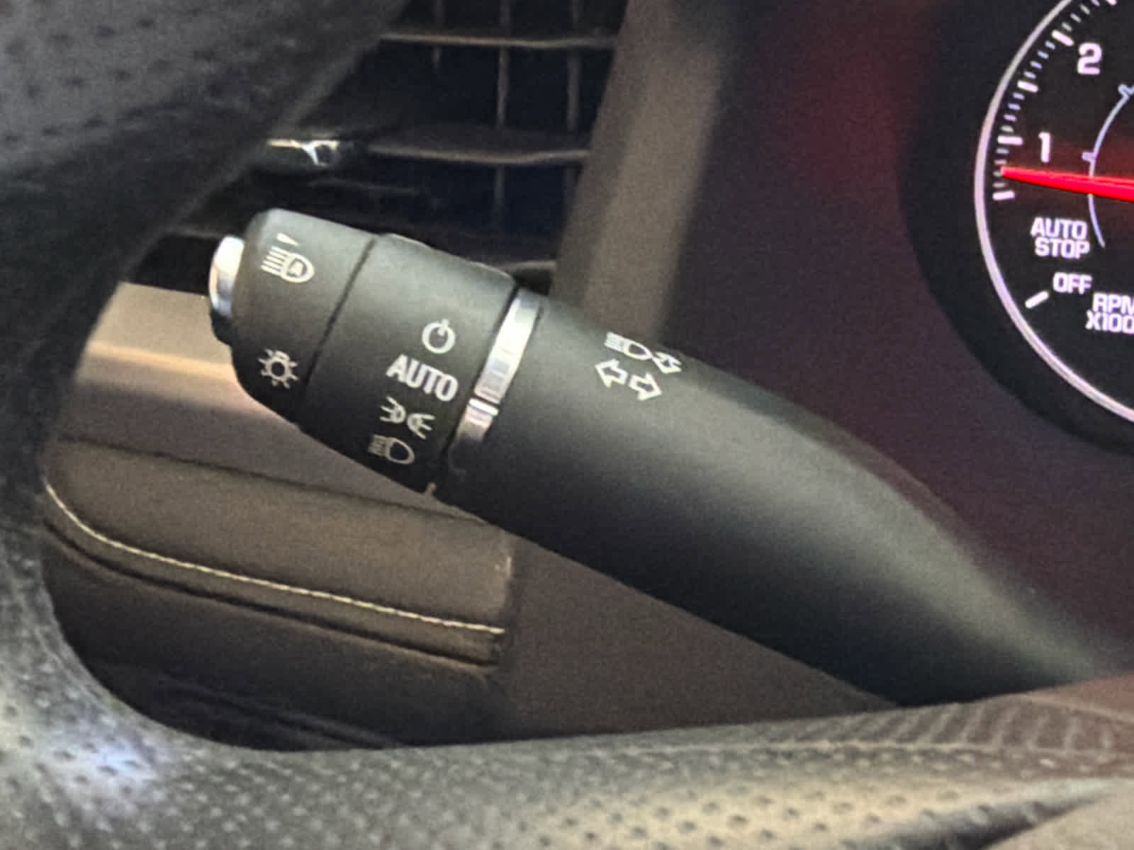 Used 2023 GMC Acadia SLE w/ Driver Convenience Package image 40