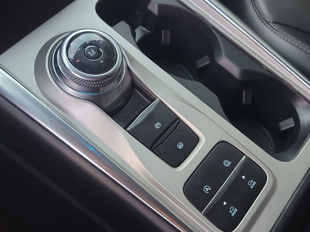 Used 2021 Ford Explorer XLT w/ Equipment Group 202A image 25