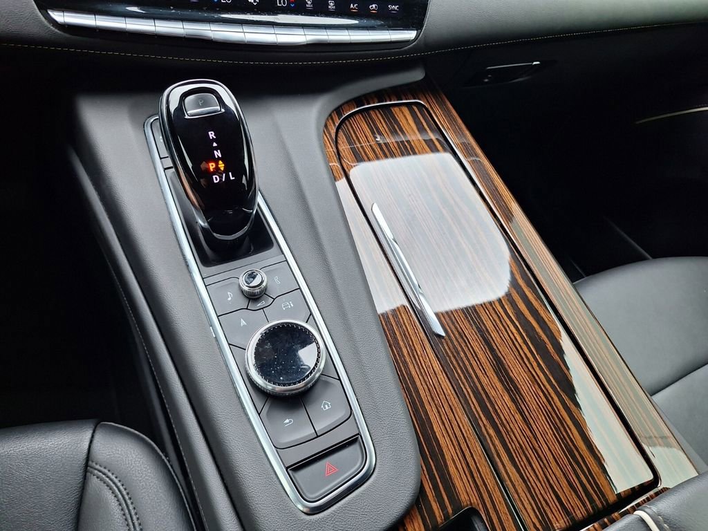 Used 2023 Cadillac Escalade ESV Luxury RWD image 14