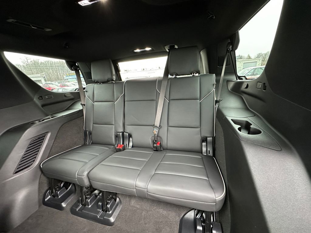 Used 2025 Cadillac Escalade Premium Luxury image 25