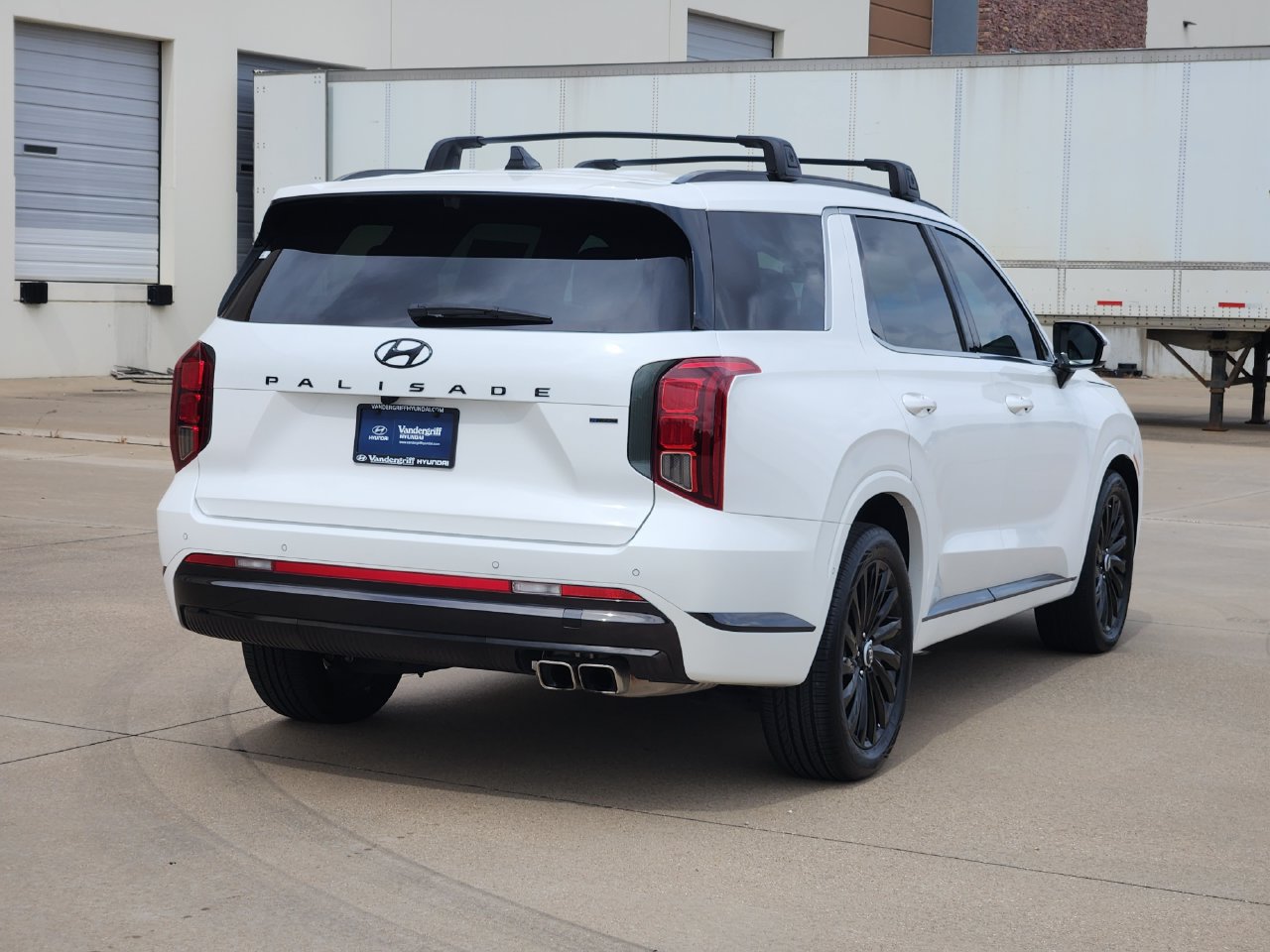 Certified 2025 Hyundai Palisade Calligraphy AWD/4WD image 4