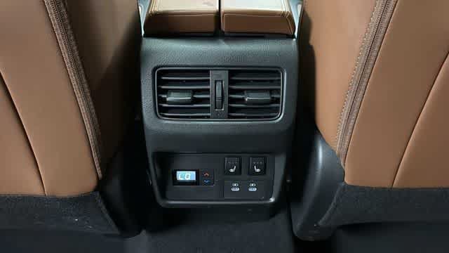 Used 2024 Nissan Rogue Platinum w/ Platinum Premium Package AWD/4WD image 28