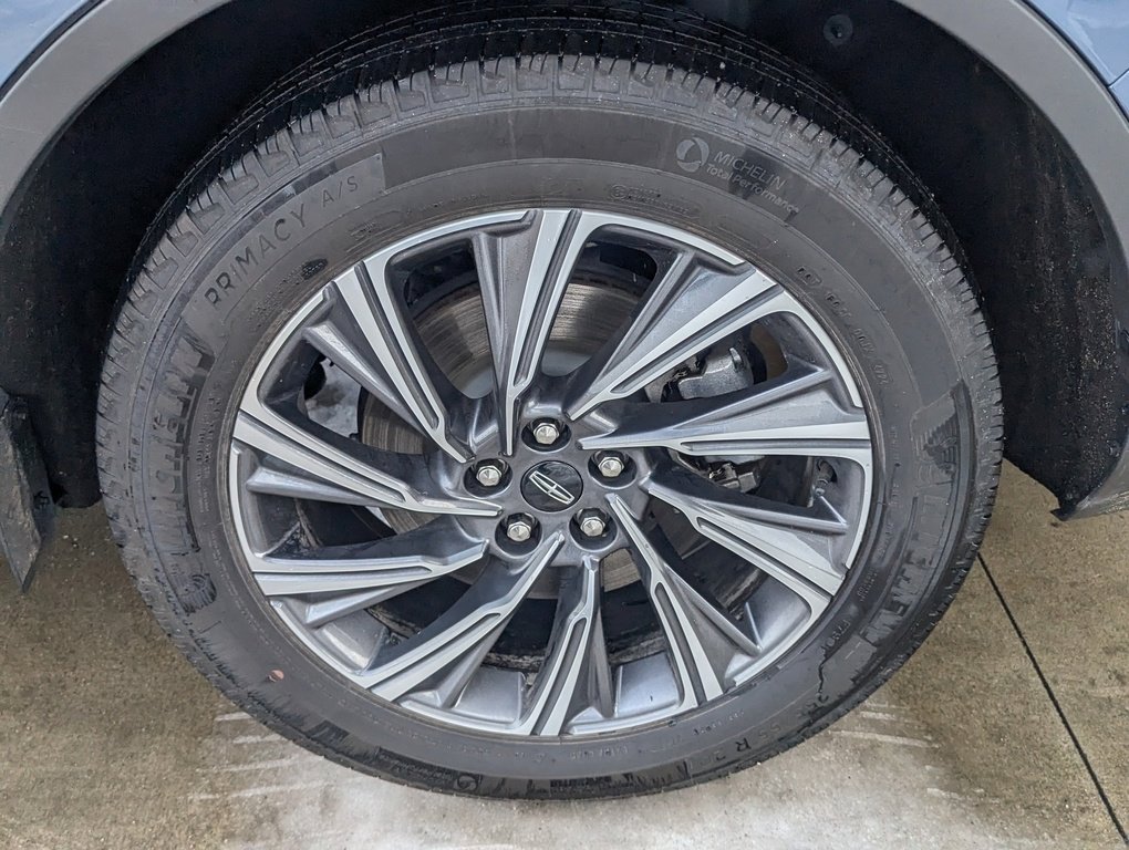 Used 2025 Lincoln Aviator AWD w/ Equipment Group 101A image 14