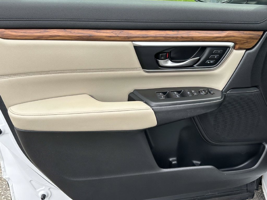 Used 2019 Honda CR-V Touring image 14
