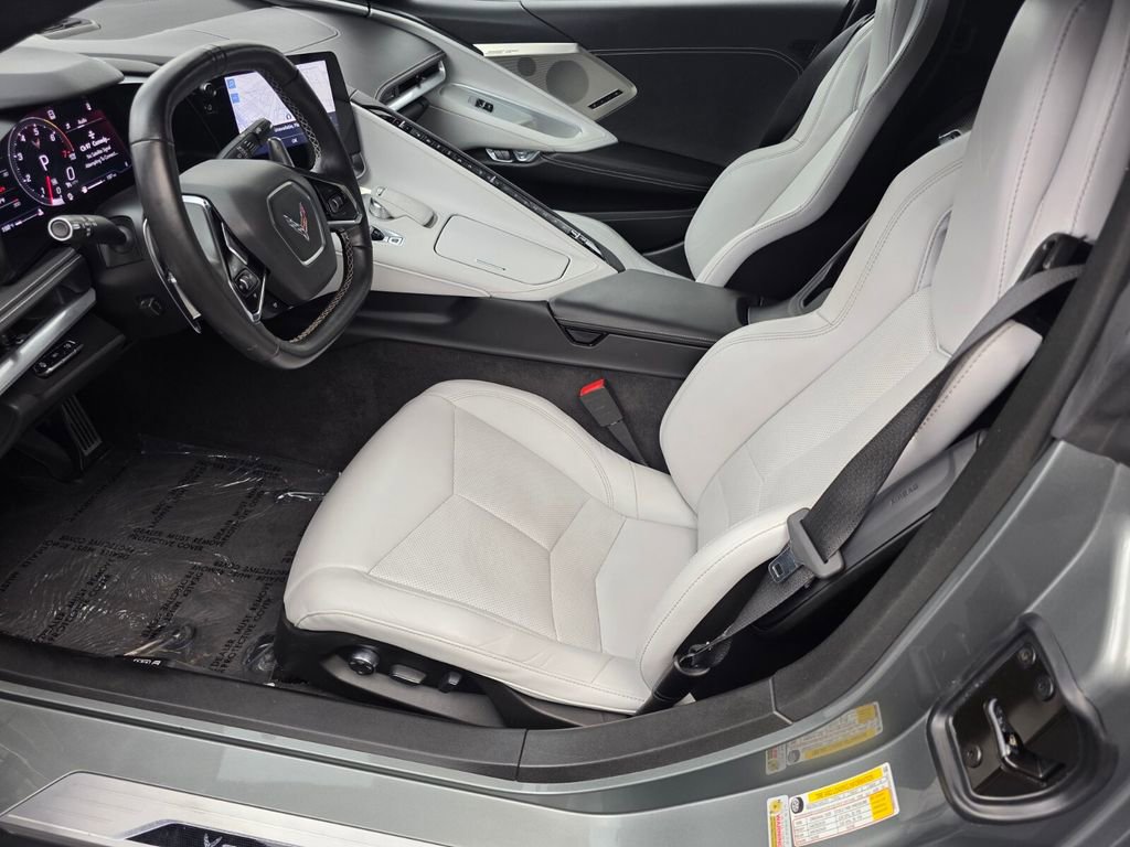 Used 2022 Chevrolet Corvette Stingray Preferred Cpe w/ Z51 Performance Package RWD image 9
