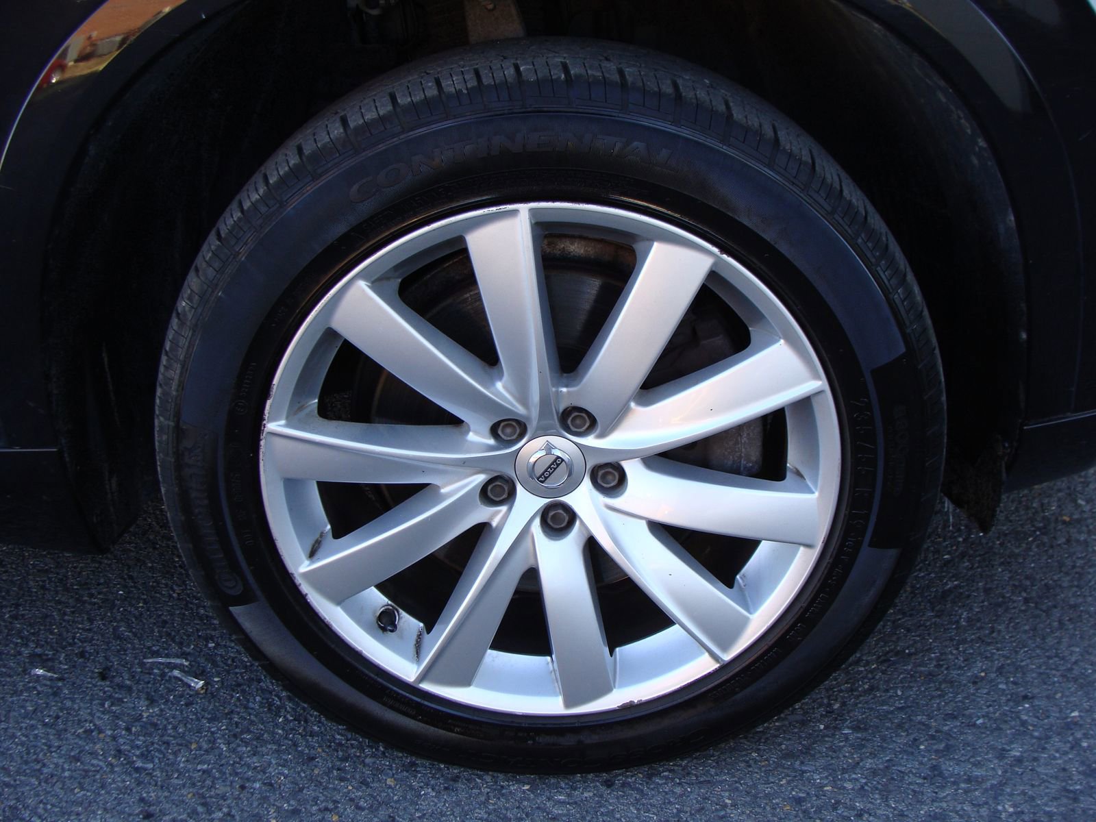 Used 2016 Volvo XC90 T6 Momentum w/ Momentum Plus Package image 35