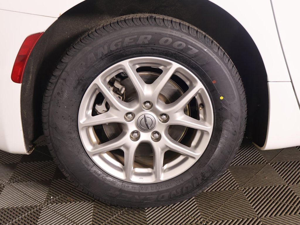 Used 2024 Chrysler Pacifica Touring-L image 22