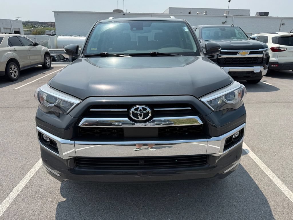 Used 2024 Toyota 4Runner Limited AWD/4WD image 3