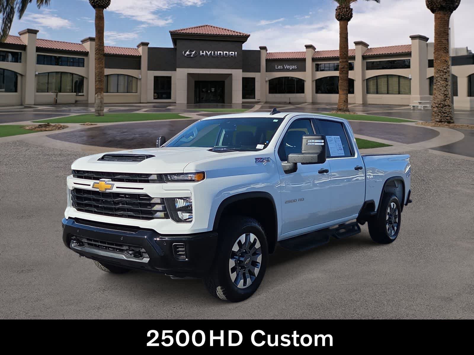 Used 2025 Chevrolet Silverado 2500 Custom w/ Custom Value Package AWD/4WD image 4