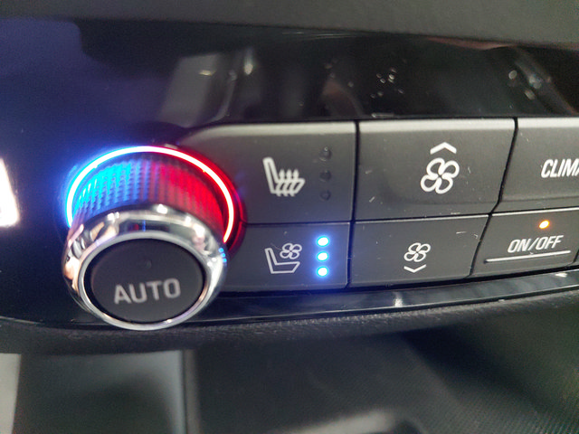 Certified 2021 Buick Enclave Premium w/ Sun and Sites Package FWD image 37