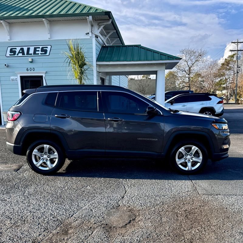 Used 2023 Jeep Compass Latitude image 6