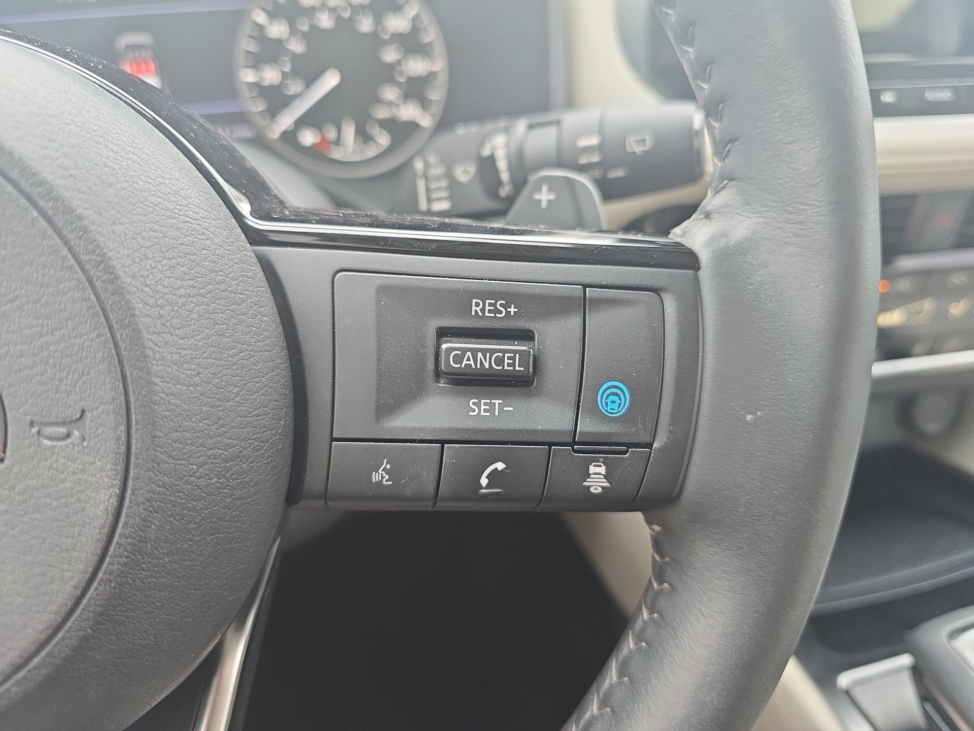 Used 2023 Nissan Rogue SL w/ SL Premium Package FWD image 18