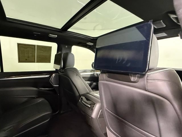 Certified 2025 Cadillac Escalade ESV Sport Platinum w/ LPO, ONYX Package AWD/4WD image 29